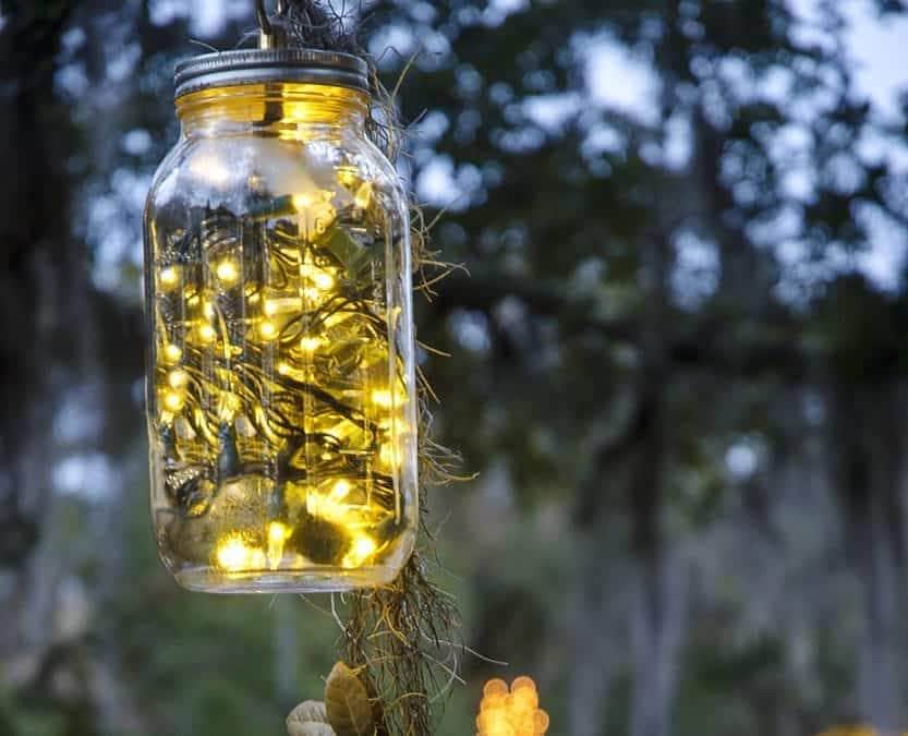 The Golden Touch: DIY Glitter Mason Jar Candles